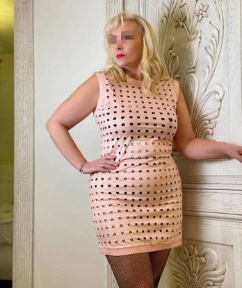 Живу в Москве и рада предложить тебе мои услуги. В моих возможностях эксперименты, страсть и незабываемые моменты. У меня есть отличные отзывы и фото, которые подтверждают мою красоту и профессионализм. Раскрой весь свой потенциал со мной и окунись в мир наслаждений. 🌟😘💋 109, 55 лет